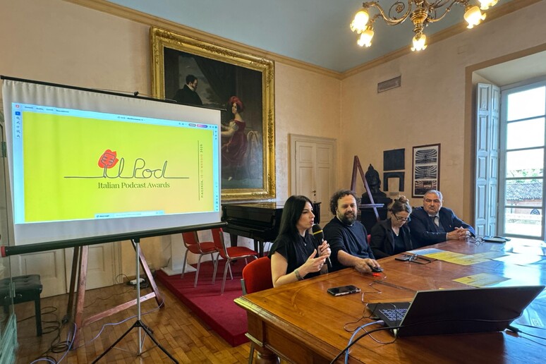 - RIPRODUZIONE RISERVATA