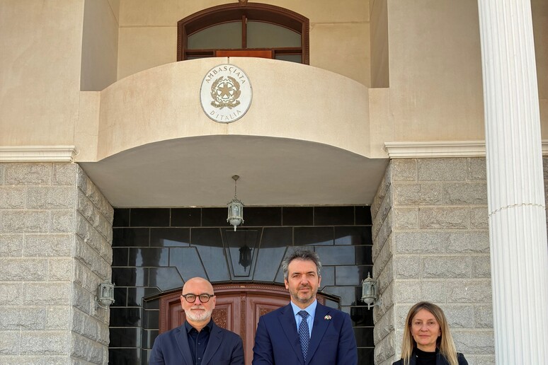 - RIPRODUZIONE RISERVATA