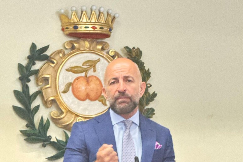 - RIPRODUZIONE RISERVATA