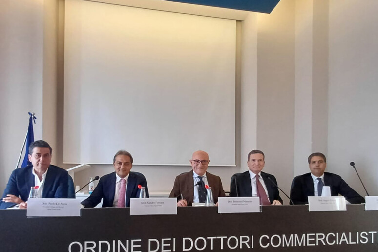 - RIPRODUZIONE RISERVATA