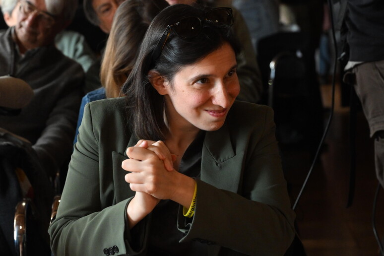 - RIPRODUZIONE RISERVATA