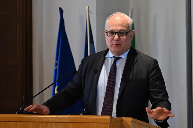 - RIPRODUZIONE RISERVATA