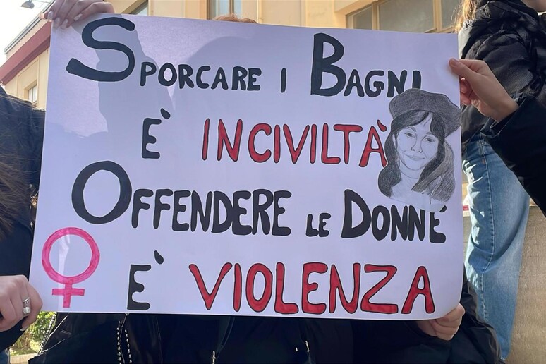 - RIPRODUZIONE RISERVATA