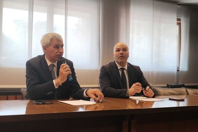 - RIPRODUZIONE RISERVATA
