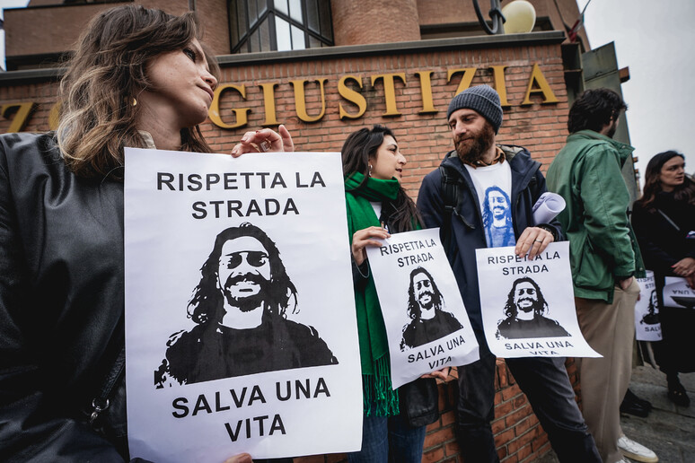 - RIPRODUZIONE RISERVATA