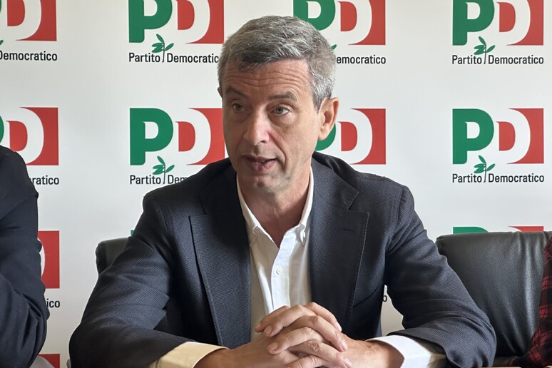 - RIPRODUZIONE RISERVATA