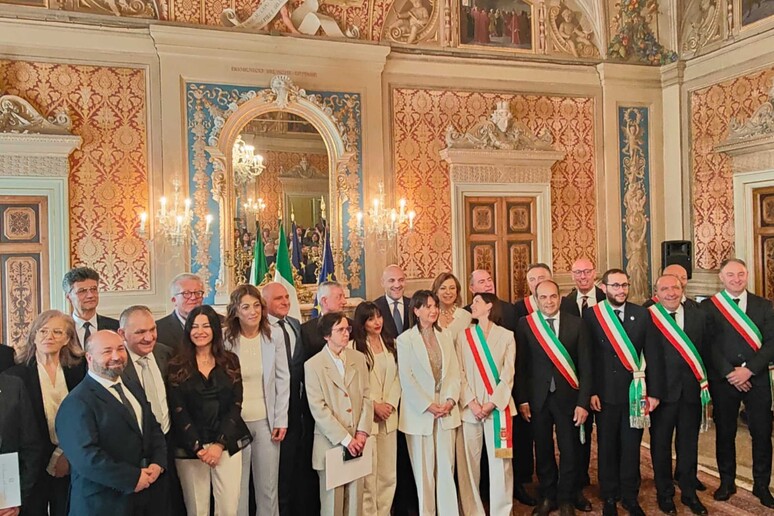 - RIPRODUZIONE RISERVATA