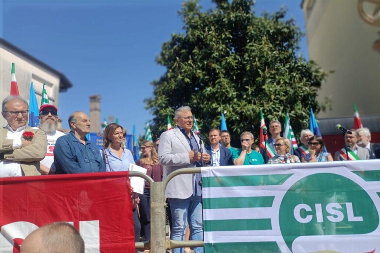 - RIPRODUZIONE RISERVATA