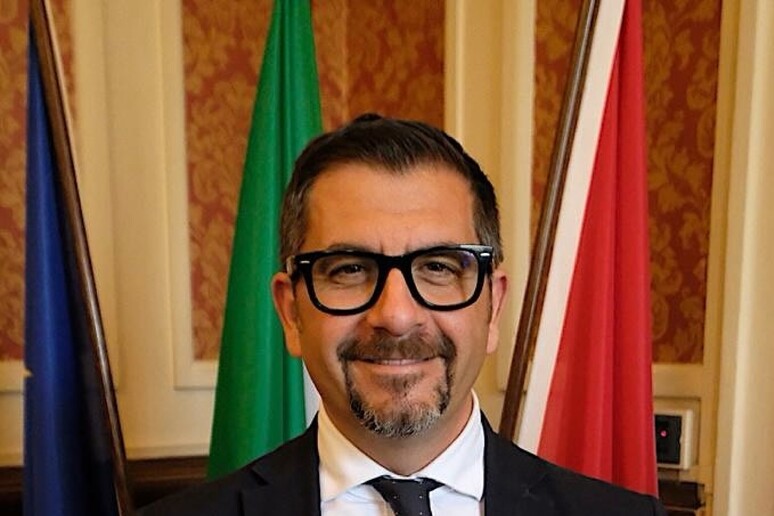 - RIPRODUZIONE RISERVATA