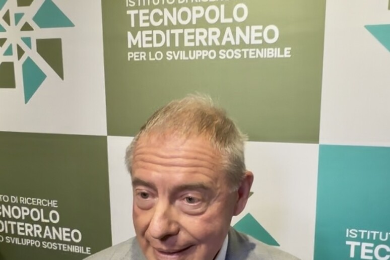 - RIPRODUZIONE RISERVATA