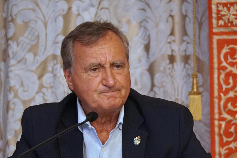 - RIPRODUZIONE RISERVATA