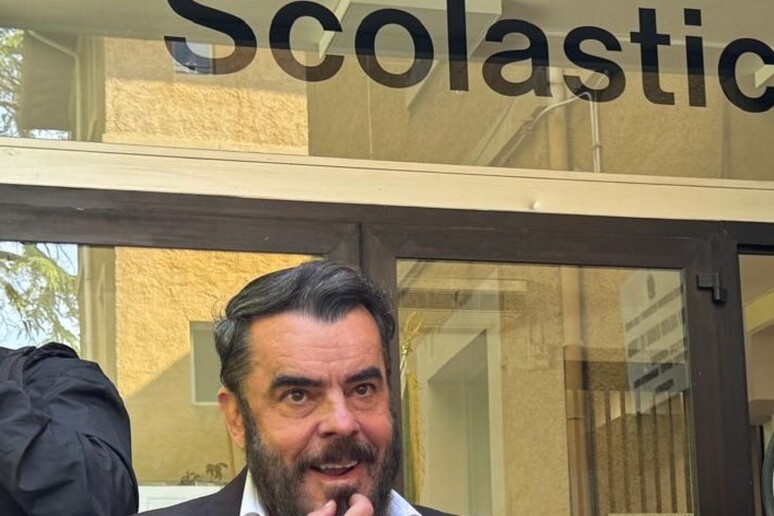 - RIPRODUZIONE RISERVATA