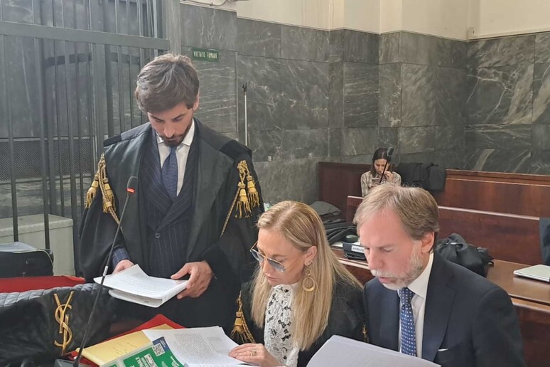 - RIPRODUZIONE RISERVATA