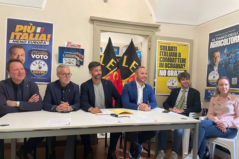 - RIPRODUZIONE RISERVATA