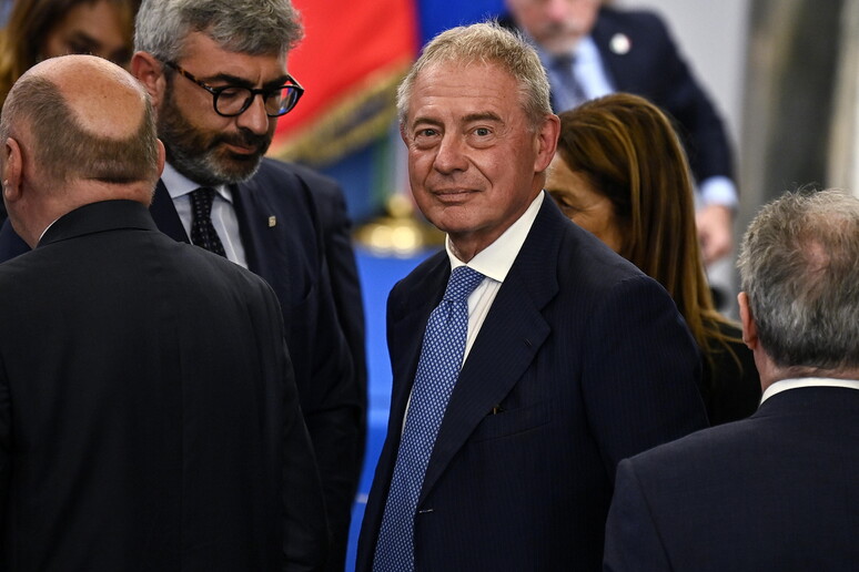 - RIPRODUZIONE RISERVATA