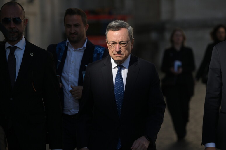 - RIPRODUZIONE RISERVATA