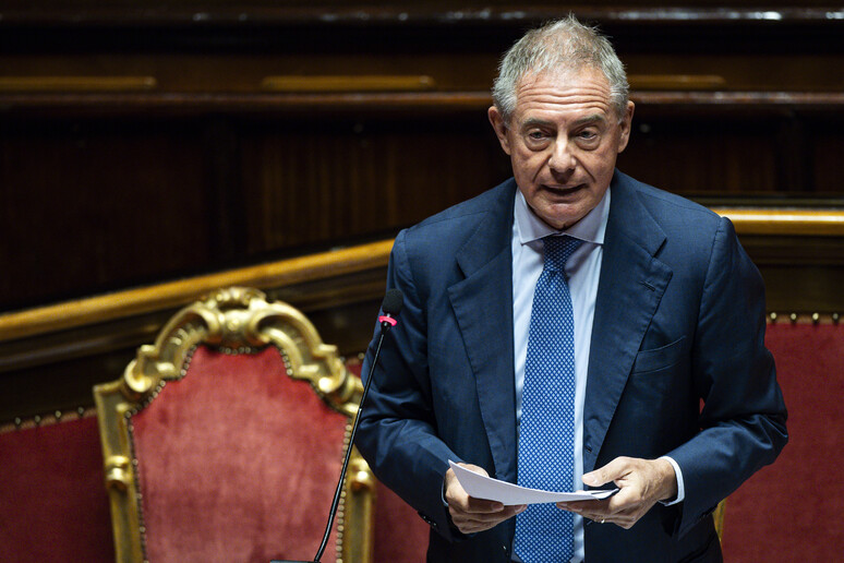 - RIPRODUZIONE RISERVATA