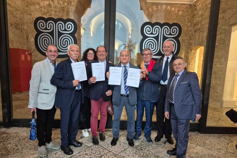 - RIPRODUZIONE RISERVATA