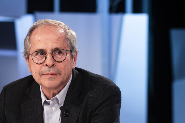 - RIPRODUZIONE RISERVATA
