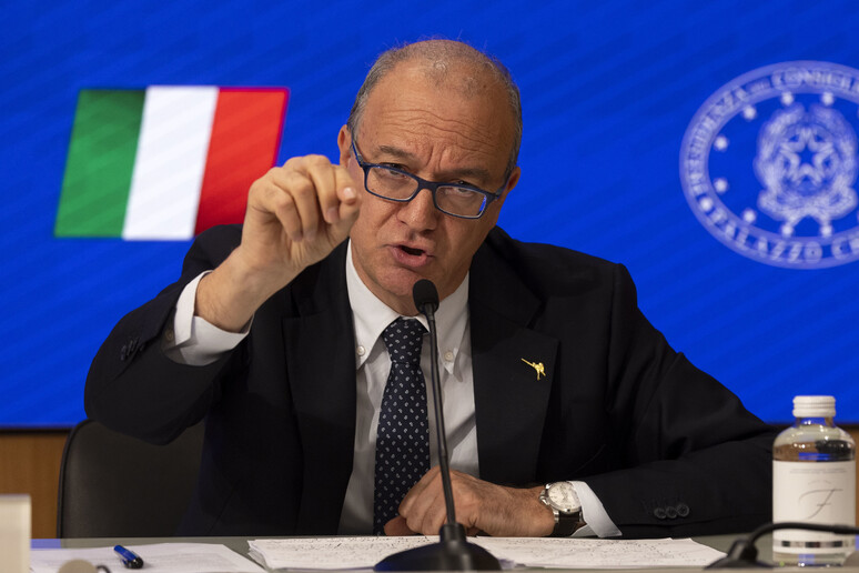 - RIPRODUZIONE RISERVATA