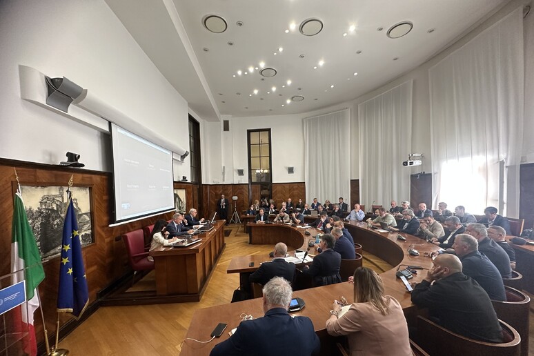 - RIPRODUZIONE RISERVATA