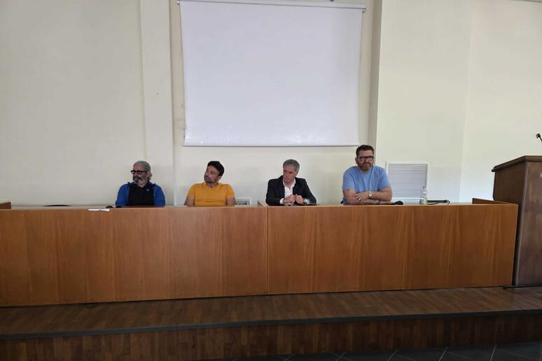 - RIPRODUZIONE RISERVATA