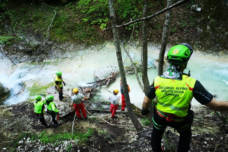 Vigili del fuoco morti: fallito nuovo tentativo recupero salme - RIPRODUZIONE RISERVATA