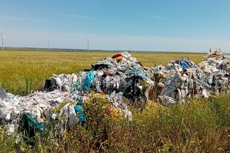 - RIPRODUZIONE RISERVATA