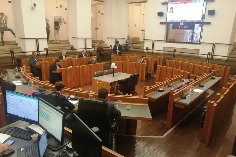- RIPRODUZIONE RISERVATA