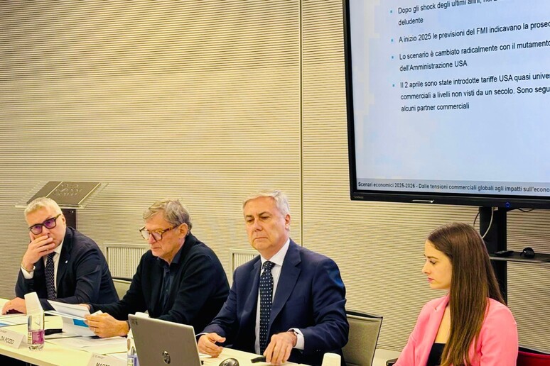 - RIPRODUZIONE RISERVATA