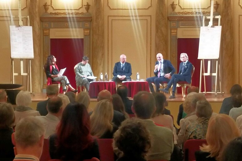 - RIPRODUZIONE RISERVATA