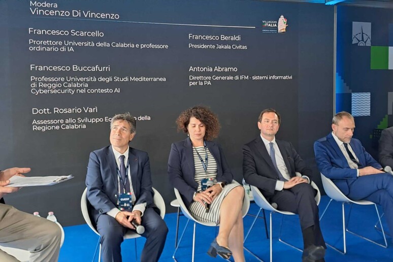 - RIPRODUZIONE RISERVATA