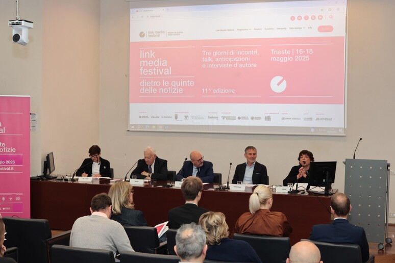 - RIPRODUZIONE RISERVATA