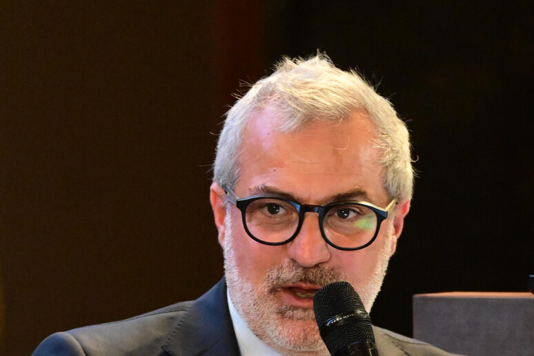 - RIPRODUZIONE RISERVATA