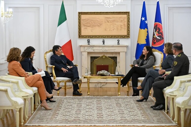 - RIPRODUZIONE RISERVATA