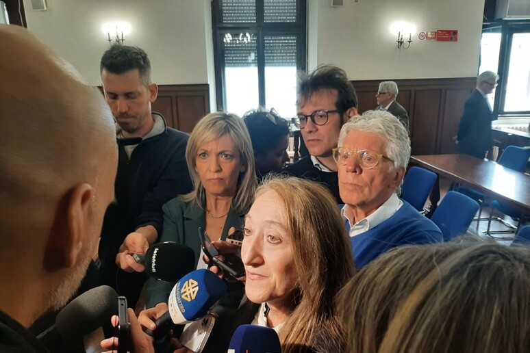 - RIPRODUZIONE RISERVATA
