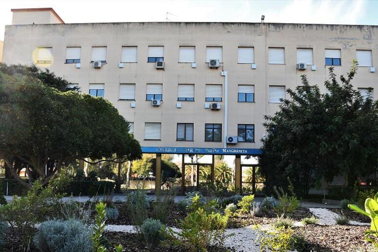 - RIPRODUZIONE RISERVATA