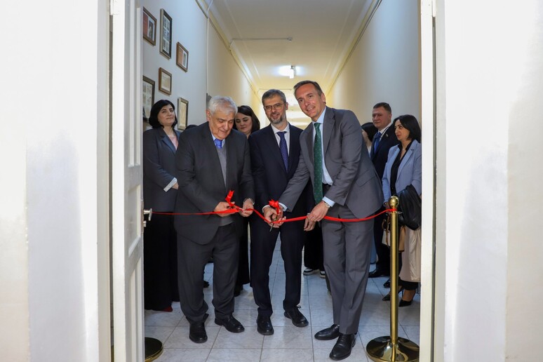 - RIPRODUZIONE RISERVATA
